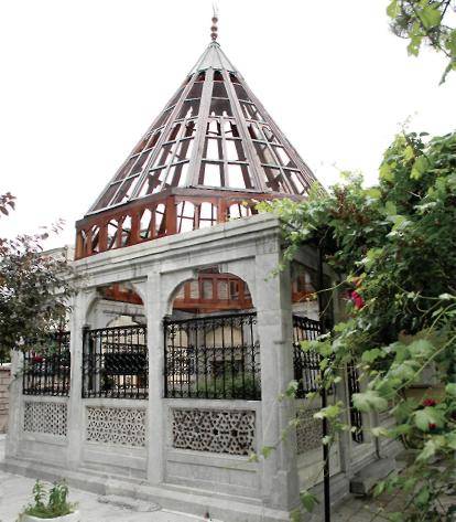 Mevlana’nın vasiyetini yerine getirmeyen isim kim? 10